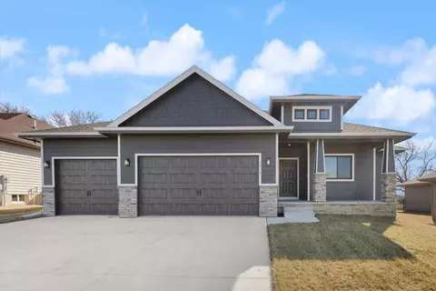 1415 Abercorn Dr, Council Bluffs, IA 51503