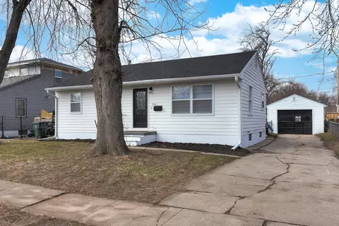 3006 Ave J, Council Bluffs, IA 51501