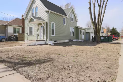 626 N 9th St, Council Bluffs, IA 51501
