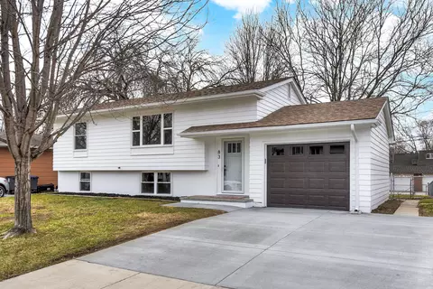 83 Wenwood Cir, Council Bluffs, IA 51503