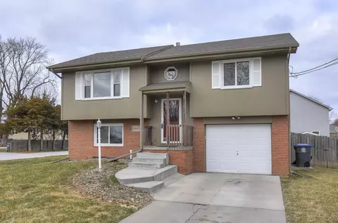 2432 S 18th St, Council Bluffs, IA 51501