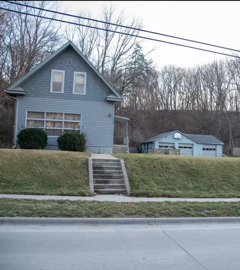 408 Lincoln Ave, Council Bluffs, IA 51503