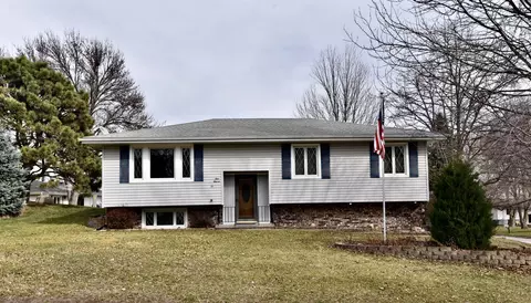 111 Heesch Ave, Treynor, IA 51575