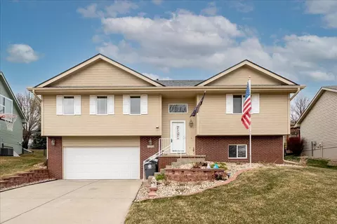 1510 Berwick Cir, Council Bluffs, IA 51503