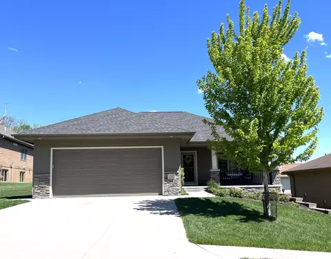127 Shevi Dr, Council Bluffs, IA 51503