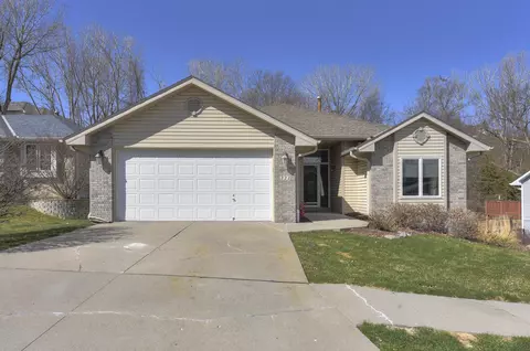 222 Lori Ln, Council Bluffs, IA 51503