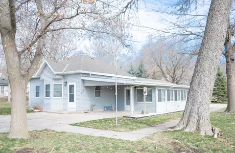 116 E Lyon St, Avoca, IA 51521