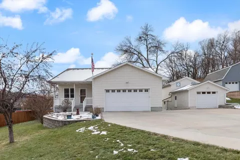 18323 Northline Dr, Council Bluffs, IA 51503