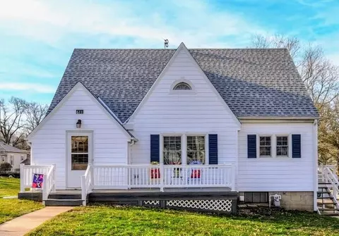 611 Linden St, Oakland, IA 51560