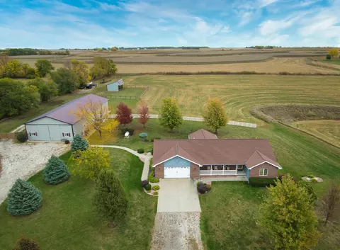 12851 Bella Terra Ln, Council Bluffs, IA 51503