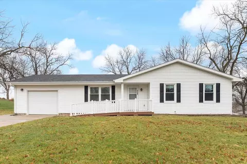 110 E Pearl St, Neola, IA 51559