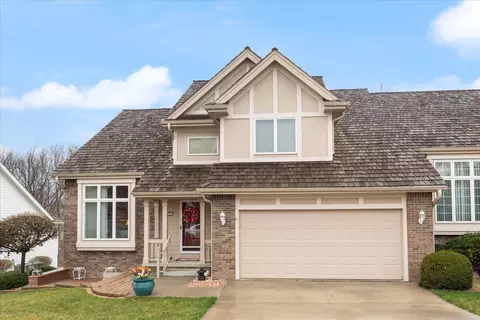513 Golden Oaks Dr, Council Bluffs, IA 51503