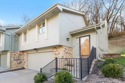 1224 Madison Ave, Council Bluffs, IA 51503