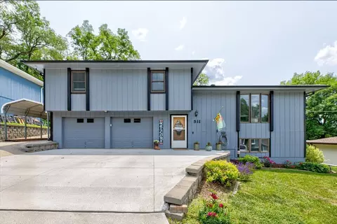 511 Crescent Dr, Crescent, IA 51526
