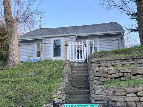 101 Charlotte Ave, Council Bluffs, IA 51503