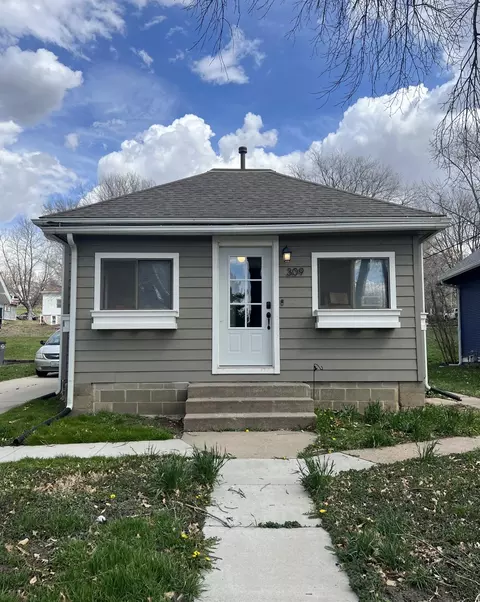 309 S Gates St, Oakland, IA 51560