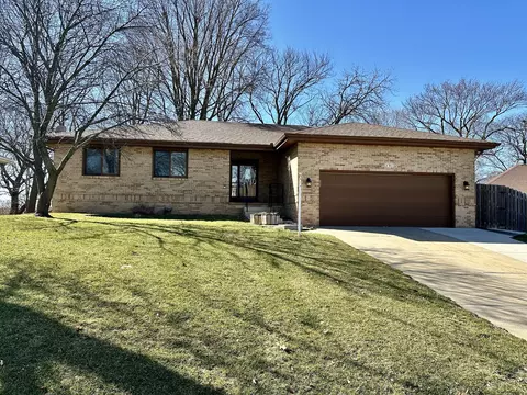 131 Sunny Ridge Dr, Council Bluffs, IA 51503