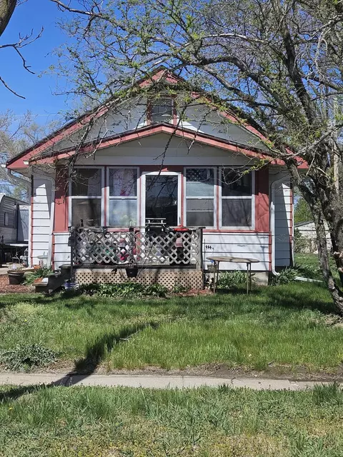 1024 Redick Blvd, Carter Lake, IA 51510