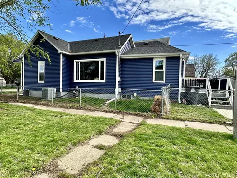 1900 S 11th St, Council Bluffs, IA 51501