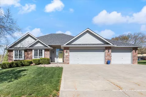 330 Delmar Ridge Ln, Council Bluffs, IA 51503