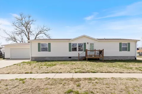 330 N 40 St, Council Bluffs, IA 51501