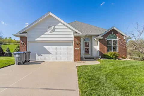 1301 Aster Cir, Council Bluffs, IA 51503