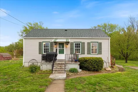 403 S Vine St, Glenwood, IA 51534