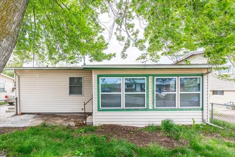 506 N 38th St, Council Bluffs, IA 51501