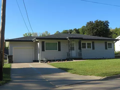761 Lori Ln, Council Bluffs, IA 51503