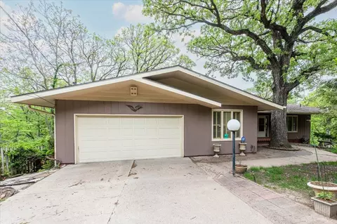 1244 Oak Park Rd, Council Bluffs, IA 51503