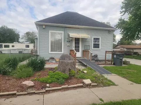 2118 S 9th St, Council Bluffs, IA 51501