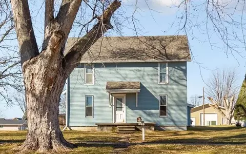 301 Normal St, Woodbine, IA 51579