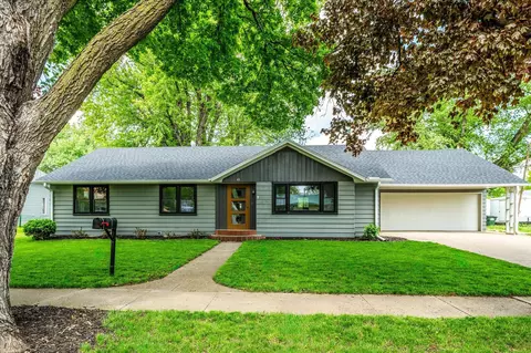 43 9th St, Woodbine, IA 51579
