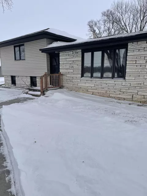 14949 Valley View Dr, Council Bluffs, IA 51503