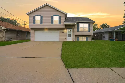 2307 S 19th St, Council Bluffs, IA 51503