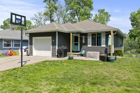 1611 E Washington Ave, Council Bluffs, IA 51503