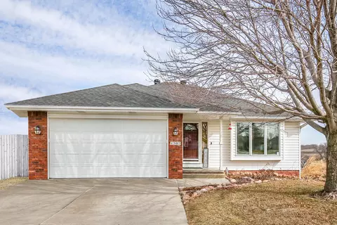1305 Aster Cir, Council Bluffs, IA 51503