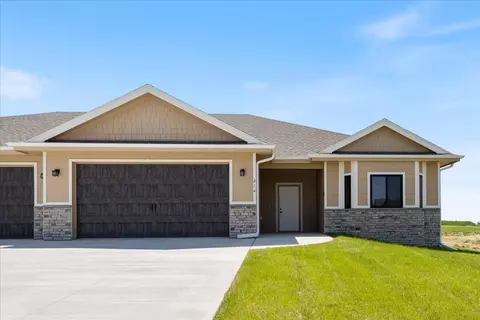 214 St Andrews Loop, Malvern, IA 51551