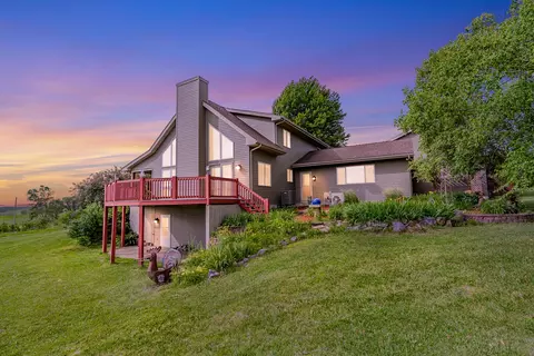 55690 237th St, Glenwood, IA 51534