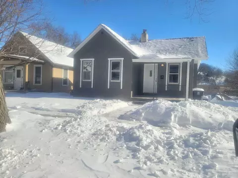 1227 E Washington Ave, Council Bluffs, IA 51503