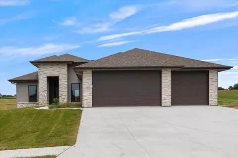 5368 W Ardmore St, Council Bluffs, IA 51503