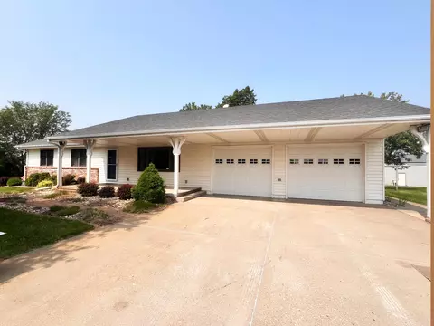 18708 238th St, Council Bluffs, IA 51503