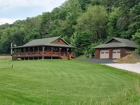 1872 Hillside Ave, Mondamin, IA 51557