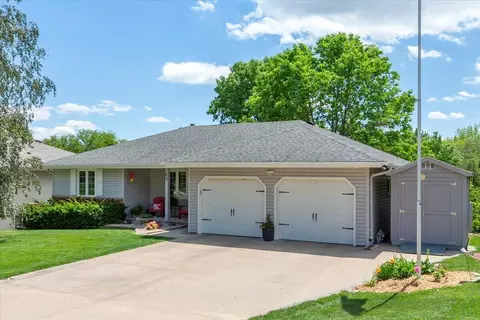 50 Cottner Dr, Council Bluffs, IA 51503
