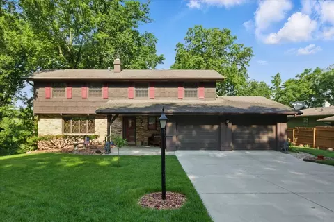 214 Timber Dr, Council Bluffs, IA 51503