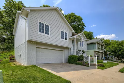 314 Lori Ln, Council Bluffs, IA 51503