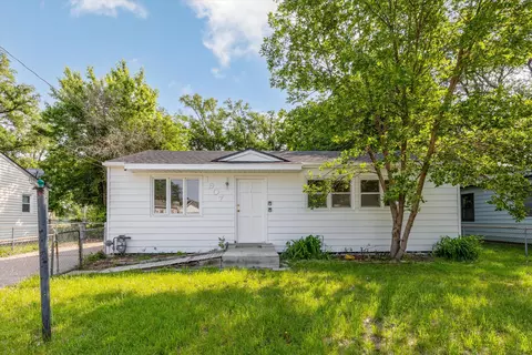 1907 Westside Dr, Council Bluffs, IA 51501