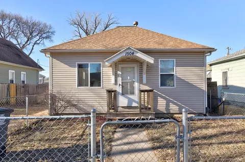 1504 S 7th St, Council Bluffs, IA 51501