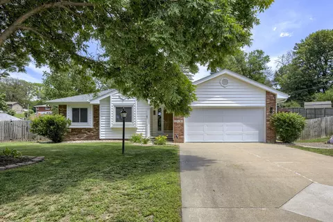 15181 Pinehurst Dr, Council Bluffs, IA 51503