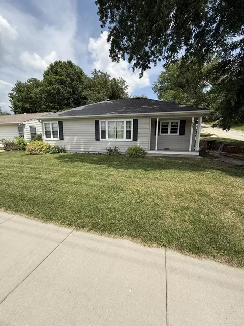 701 N Walnut St, Avoca, IA 51521